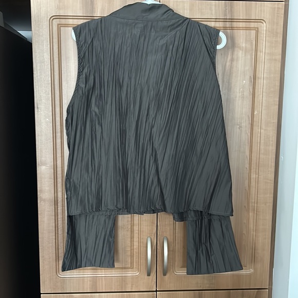 Light and unique - Picture 3 of 4